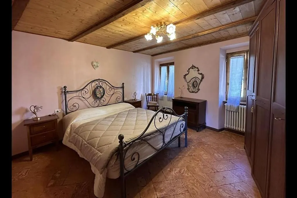 Faro Sul Lago Apt - Colonno イタリア